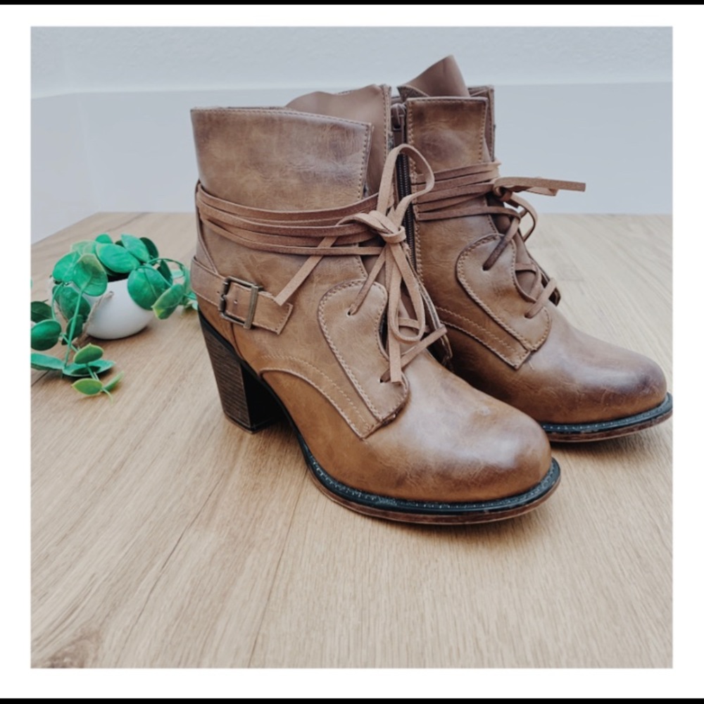 Celebrity Pink Duke Bootie Brown Size: 9.5
